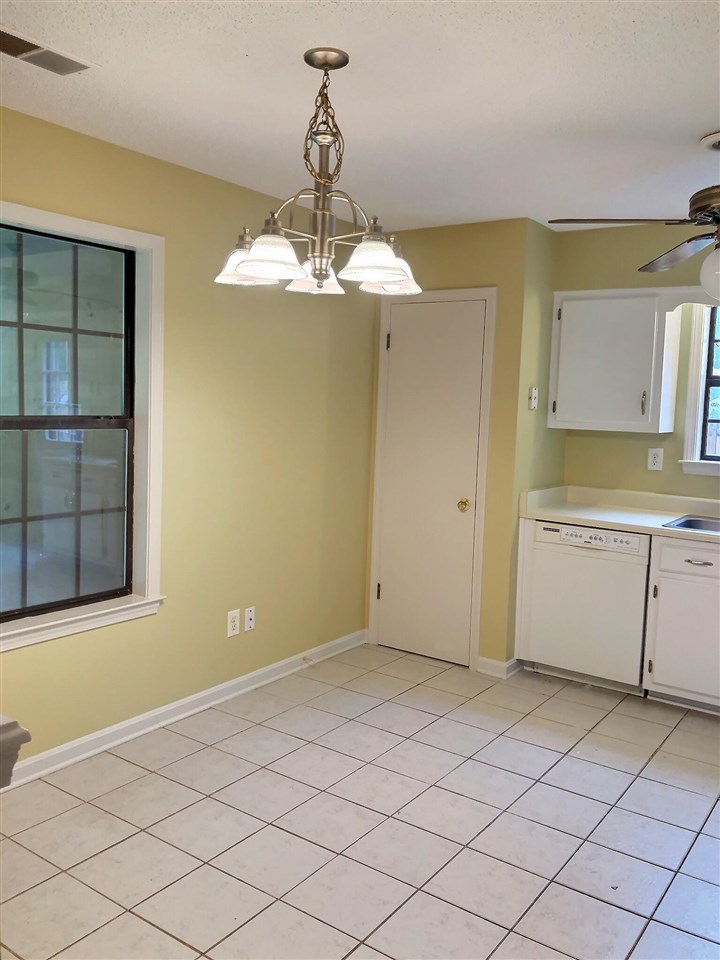 157 Wilson Street Collierville, TN 38017 - Photo 5 of 21 Gallery Image 5