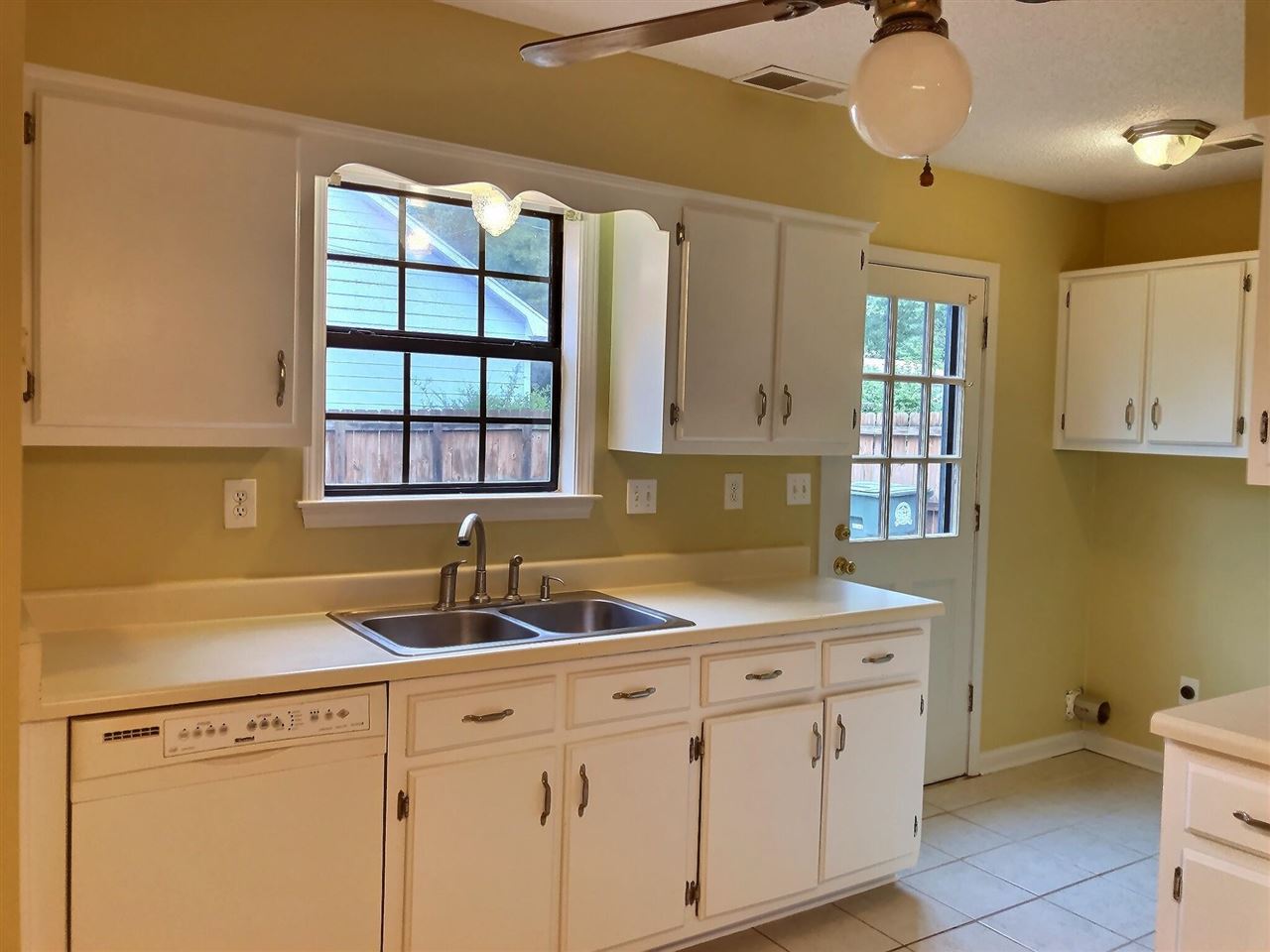 157 Wilson Street Collierville, TN 38017 - Photo 6 of 21 Gallery Image 6
