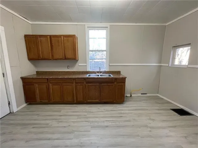 $950 | 405 Sumner Avenue, New Castle, PA 16105