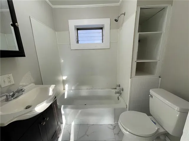 $950 | 405 Sumner Avenue, New Castle, PA 16105