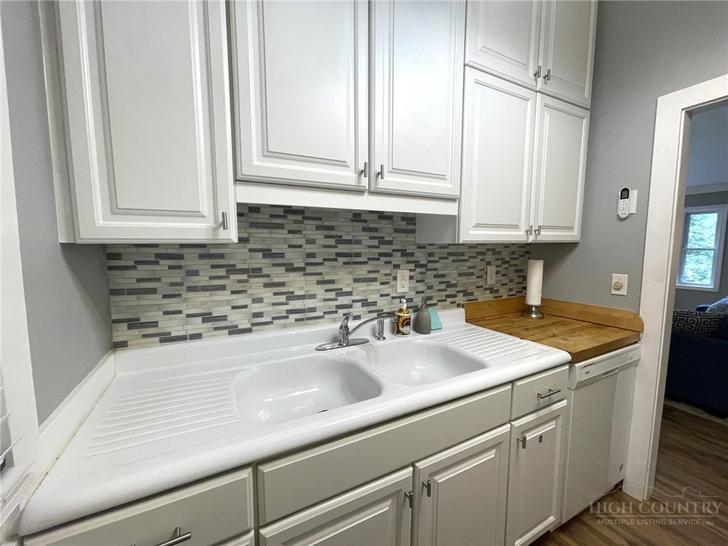 430 Laurel Ridge Banner Elk, NC 28604 - Photo 17 of 39