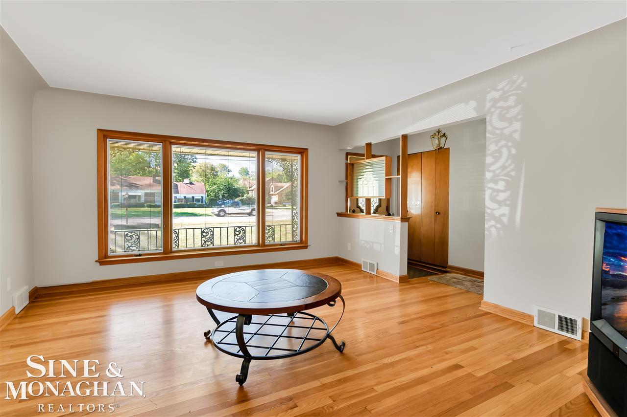 8701 Clinton River Road Sterling Heights, MI 48314 - Photo 3 of 32 50066110-2.JPG