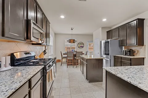 $335,000 | 6502 Wilshire Lakes, Houston, TX 77040