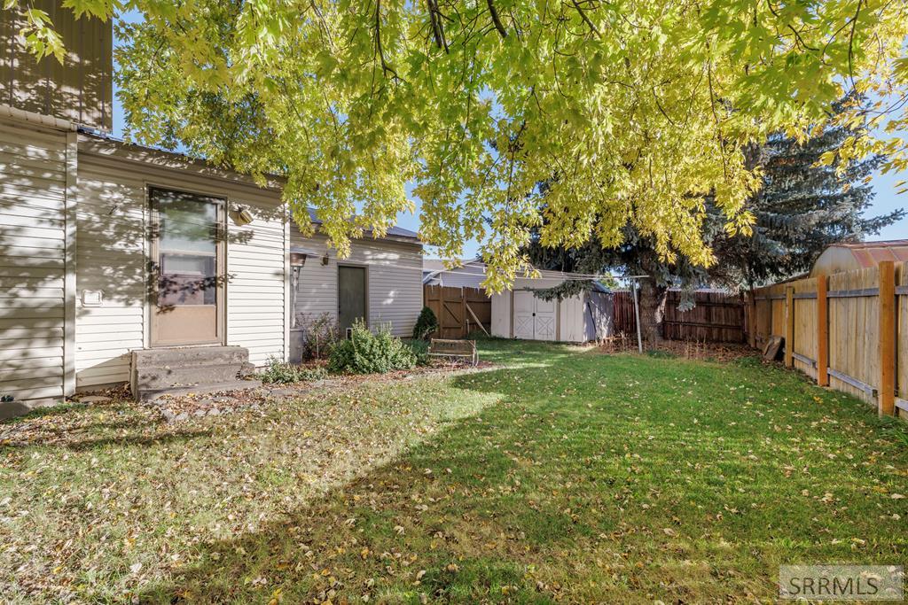 203 Hummingbird Place Shelley, ID 83274 - Photo 25 of 29