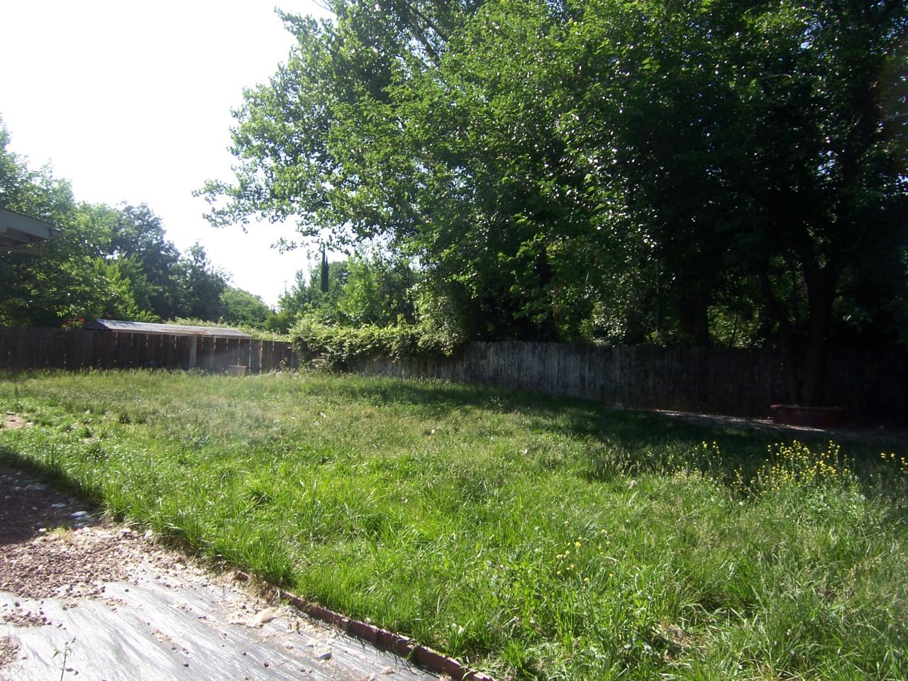 2870 North Bonnyview Road Redding, CA 96001 - Photo 3 of 3 Yard
