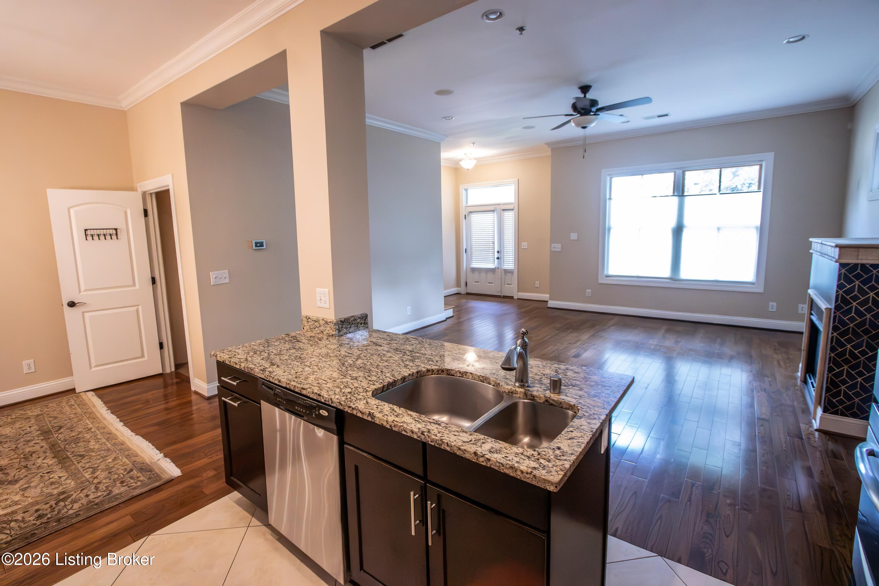 927 Cherokee Road, Unit 6 Louisville, KY 40204 - Photo 15 of 38 Photo Aug 12 2026, 6 03 46 PM