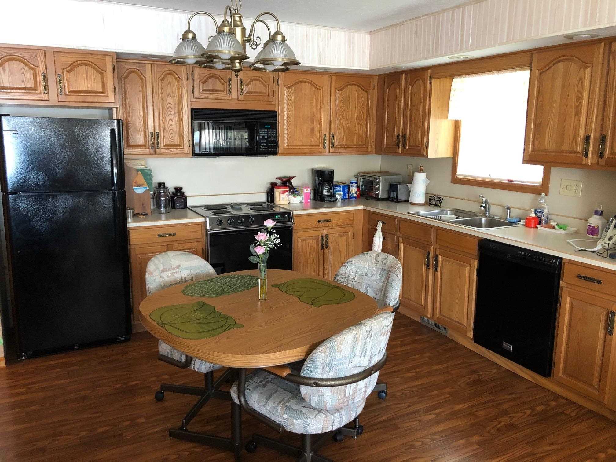 1813 Colonial Drive Rochester, IN 46975 - Photo 2 of 11
