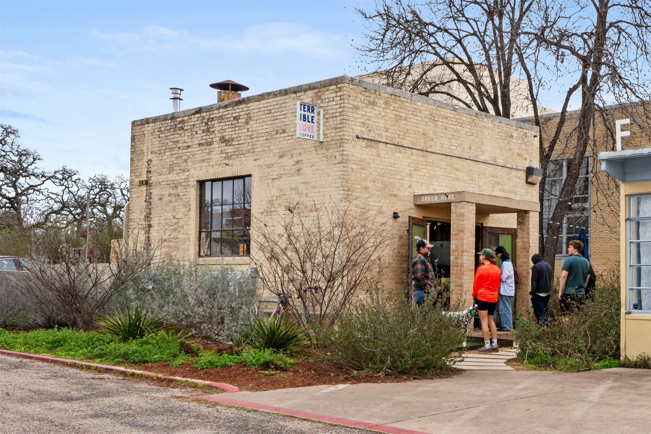 606 East 42nd Street Austin, TX 78751 - Photo 36 of 40 a view of street along with building
