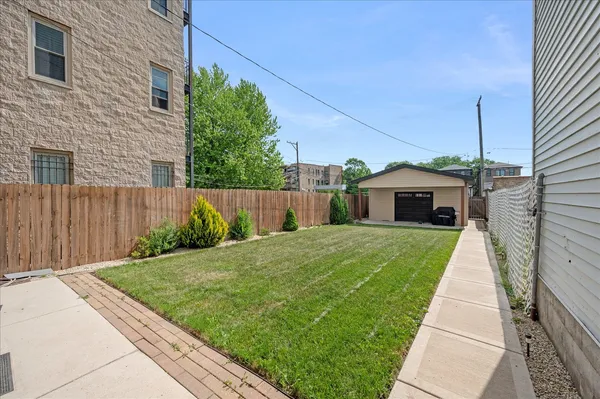 $4,000 | 6241 South Woodlawn Avenue, Chicago, IL 60637