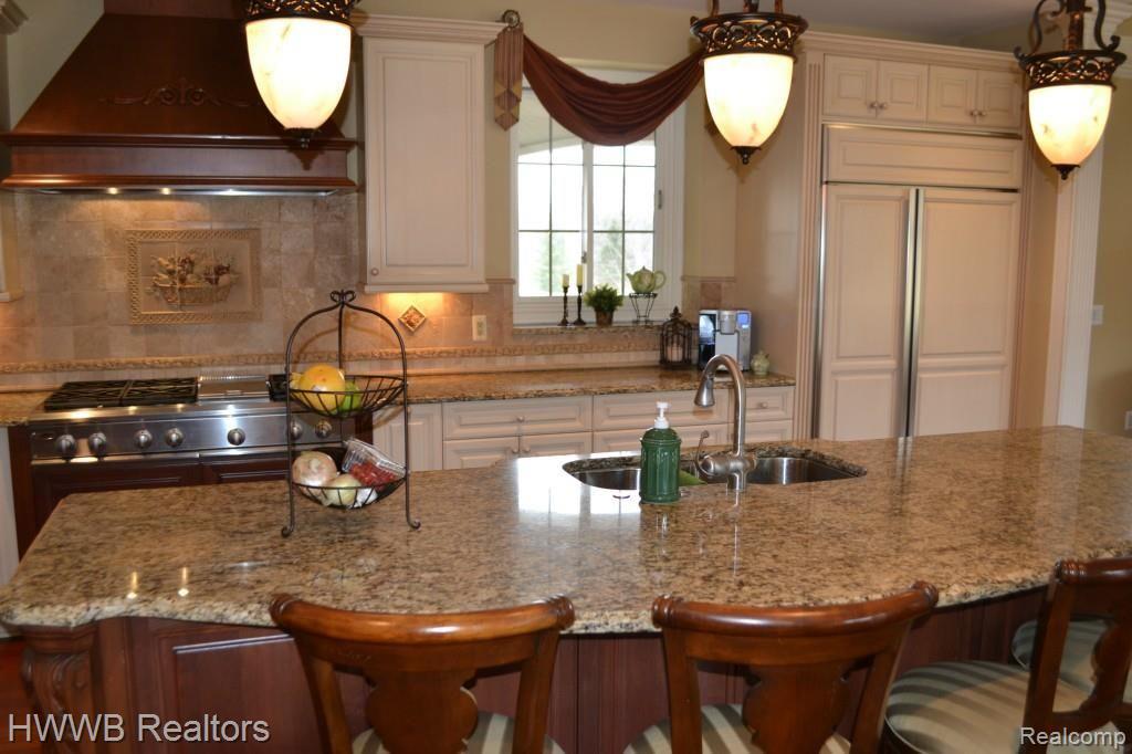 5555 North Livernois Road Rochester, MI 48306 - Photo 69 of 99 67-Kitchen.jpg