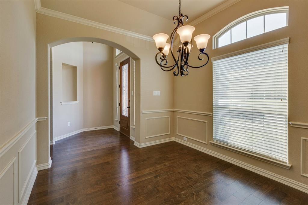 1522 Blue Jay Road Garland, TX 75043 - Photo 7 of 32