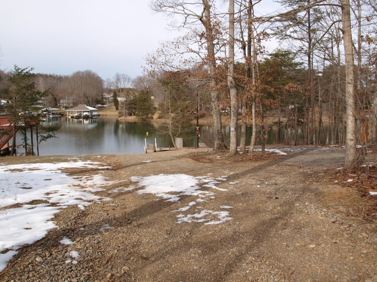 1419 Cutlass Road Moneta, VA 24121 - Photo 14 of 15 lake access