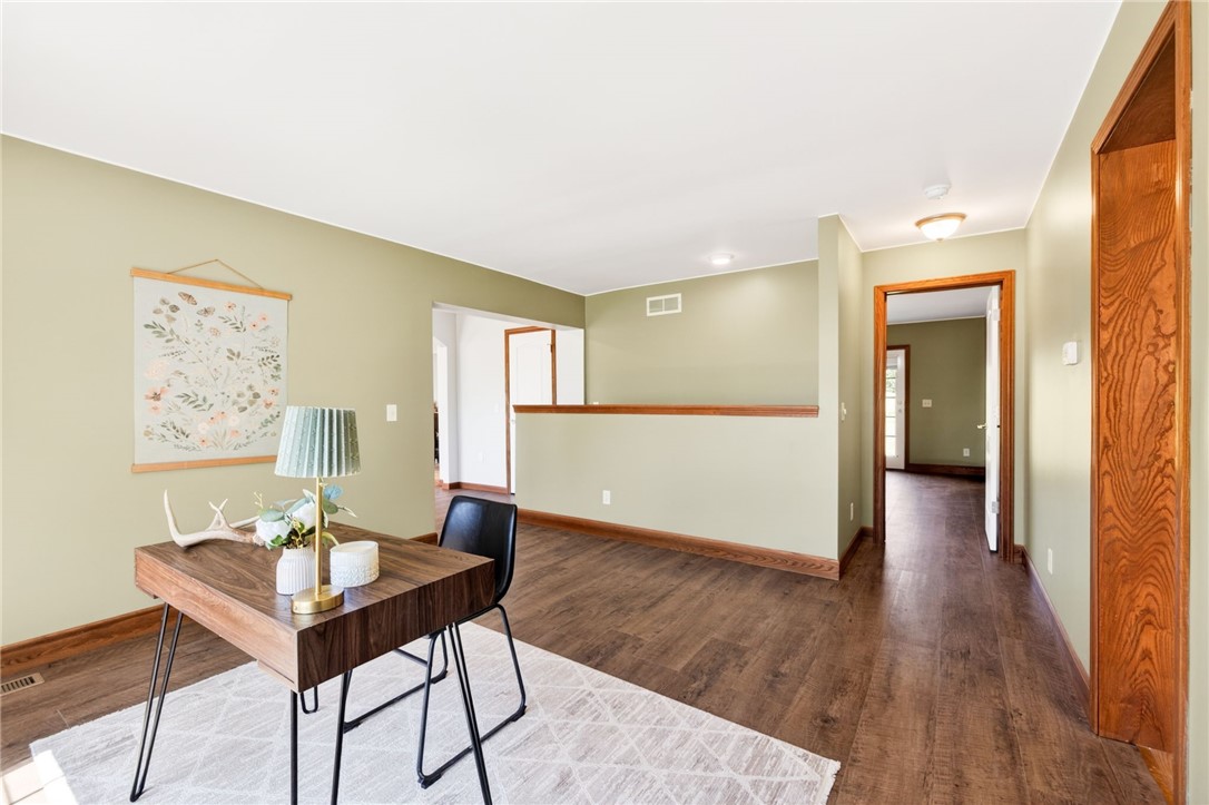 8628 Garlinghouse Road Naples, NY 14512 - Photo 22 of 48 Office/Living Room Space