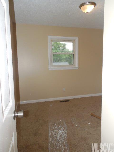 80 Riverdell Road Hickory, NC 28601 - Photo 3 of 22 Gallery Image 3