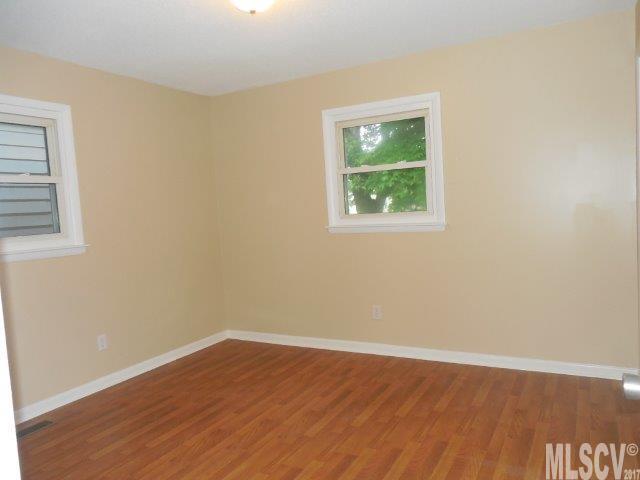80 Riverdell Road Hickory, NC 28601 - Photo 5 of 22 Gallery Image 5