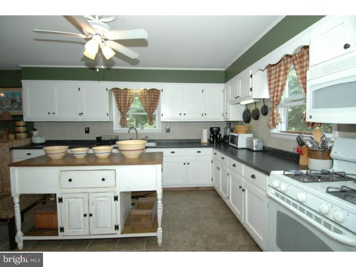 114 Jacobstown New Egypt Road Wrightstown, NJ 08562 - Photo 4 of 19