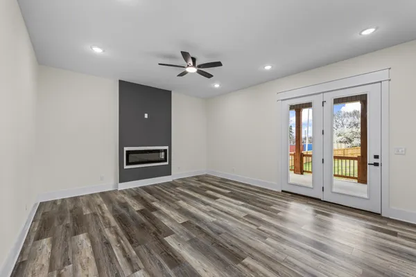 $449,900 | 135 Max Ln Drive, Jackson, TN 38305