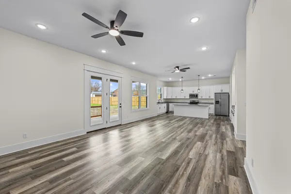 $449,900 | 135 Max Ln Drive, Jackson, TN 38305