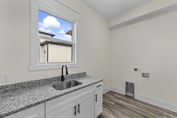 $449,900 | 135 Max Ln Drive, Jackson, TN 38305