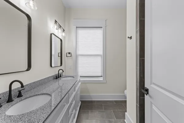 $449,900 | 135 Max Ln Drive, Jackson, TN 38305