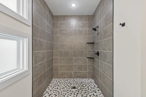 $449,900 | 135 Max Ln Drive, Jackson, TN 38305