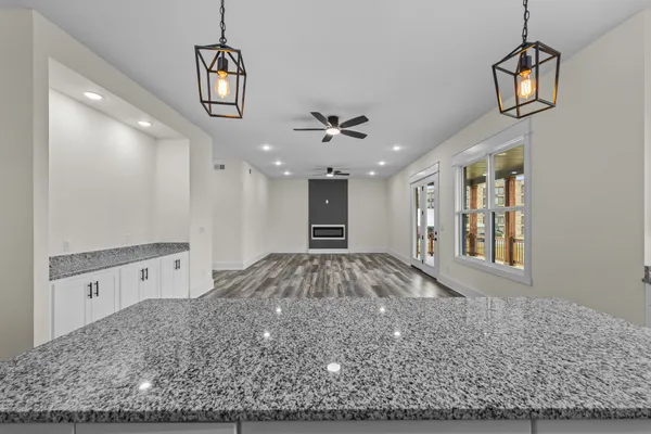 $449,900 | 135 Max Ln Drive, Jackson, TN 38305