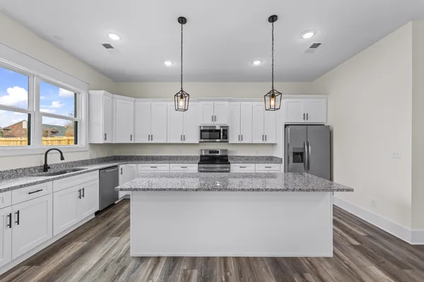 $449,900 | 135 Max Ln Drive, Jackson, TN 38305