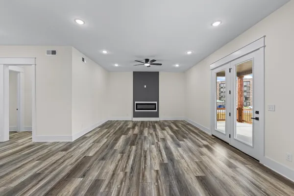 $449,900 | 135 Max Ln Drive, Jackson, TN 38305