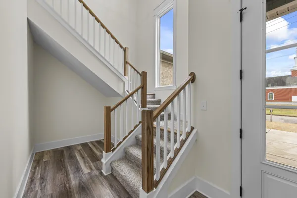 $449,900 | 135 Max Ln Drive, Jackson, TN 38305