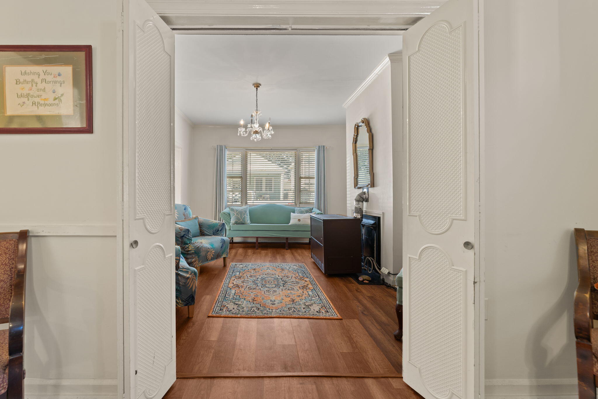 20-22 Larnes Street Charleston, SC 29403 - Photo 13 of 38 Living Room