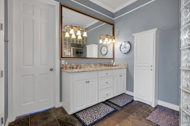 $895,995 | 220 County Road 461A, Brazoria, TX 77422