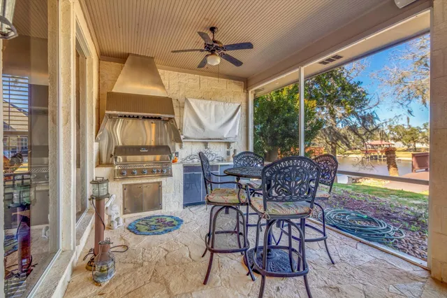 $895,995 | 220 County Road 461A, Brazoria, TX 77422