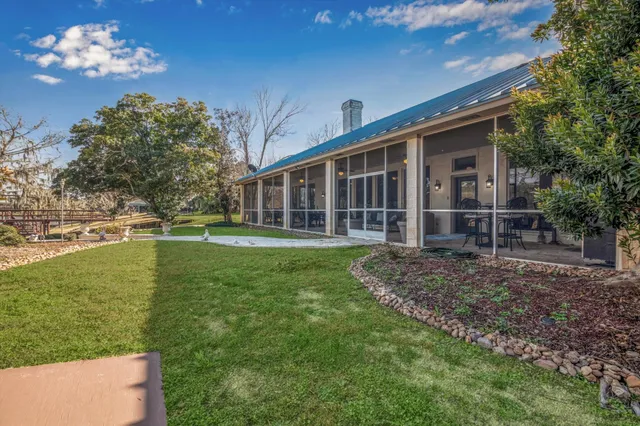 $895,995 | 220 County Road 461A, Brazoria, TX 77422