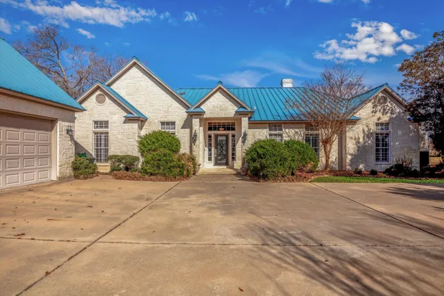 $895,995 | 220 County Road 461A, Brazoria, TX 77422