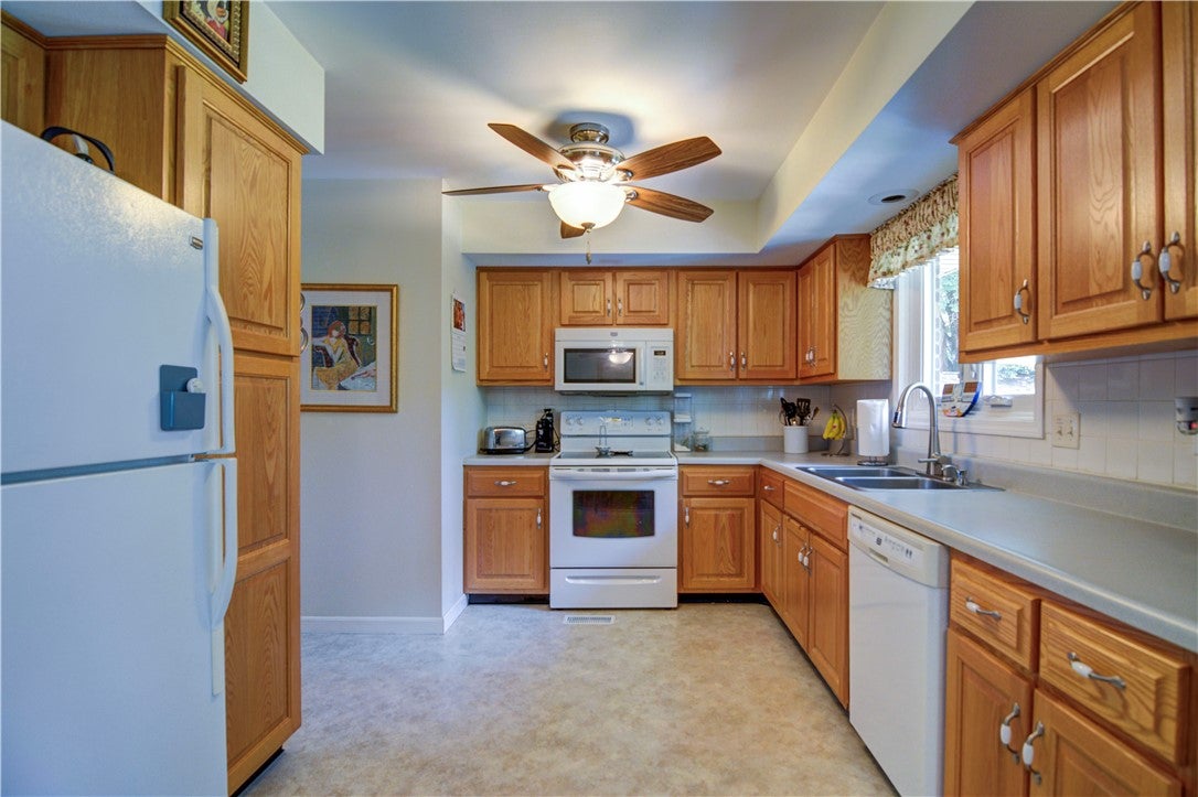 48 Sadowski Court Decatur, IL 62521 - Photo 9 of 26 Gallery Image 9