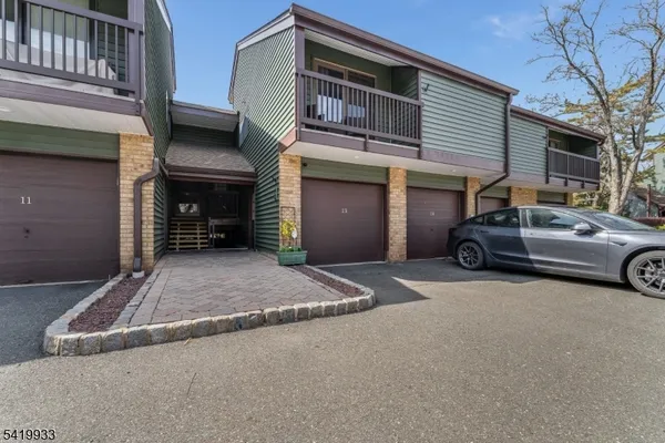 $295,000 | 13 Ridgedale Drive, Annandale, NJ 08801