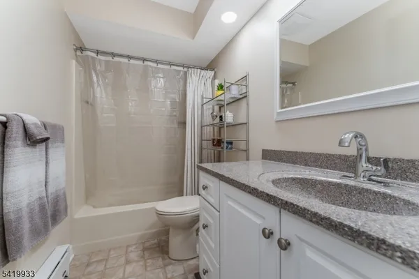 $295,000 | 13 Ridgedale Drive, Annandale, NJ 08801