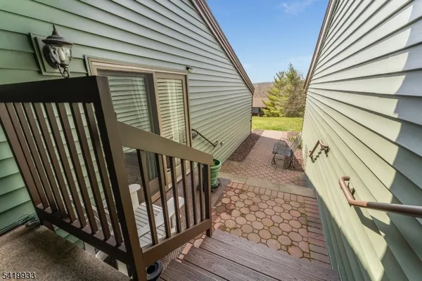 $295,000 | 13 Ridgedale Drive, Annandale, NJ 08801