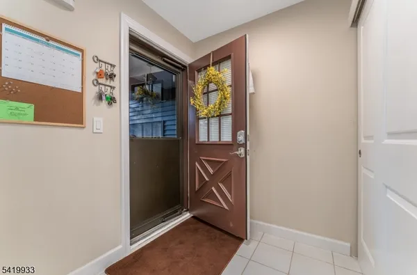 $295,000 | 13 Ridgedale Drive, Annandale, NJ 08801