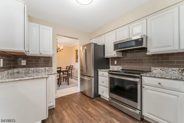 $295,000 | 13 Ridgedale Drive, Annandale, NJ 08801