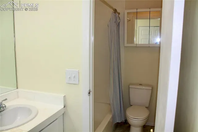 $459,000 | 7670 Sunny View Lane, Colorado Springs, CO 80911