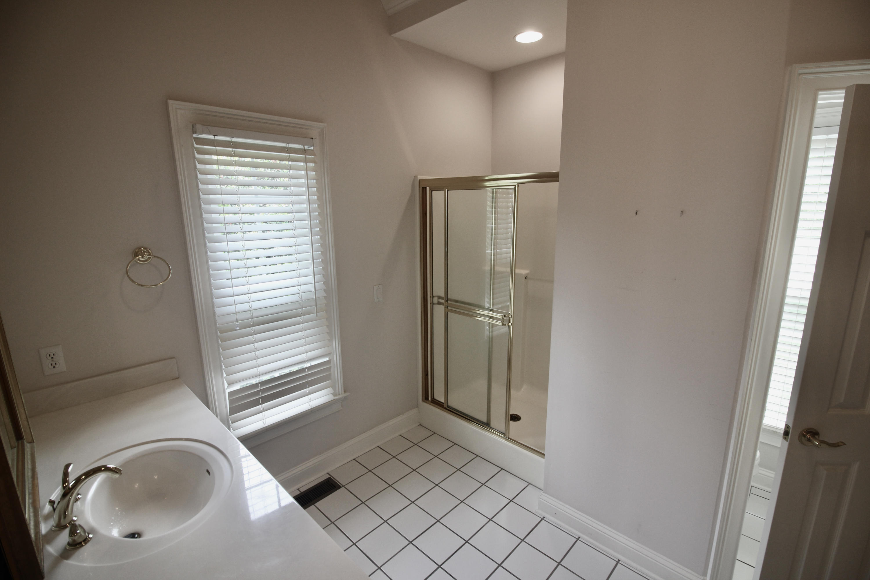 6413 Knightsbridge Road Hixson, TN 37343 - Photo 27 of 54 Shower