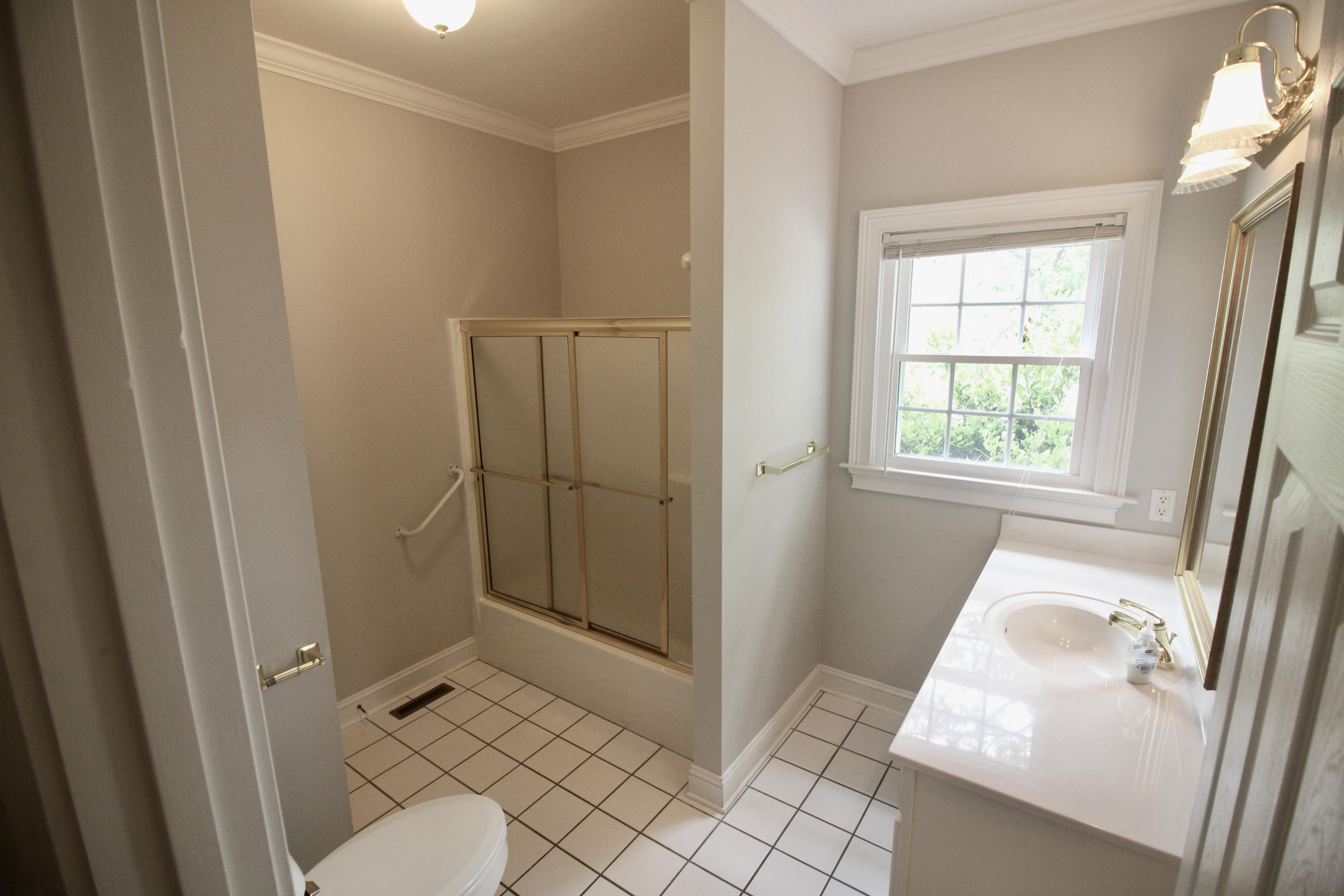 6413 Knightsbridge Road Hixson, TN 37343 - Photo 33 of 54 Guest Bathroom