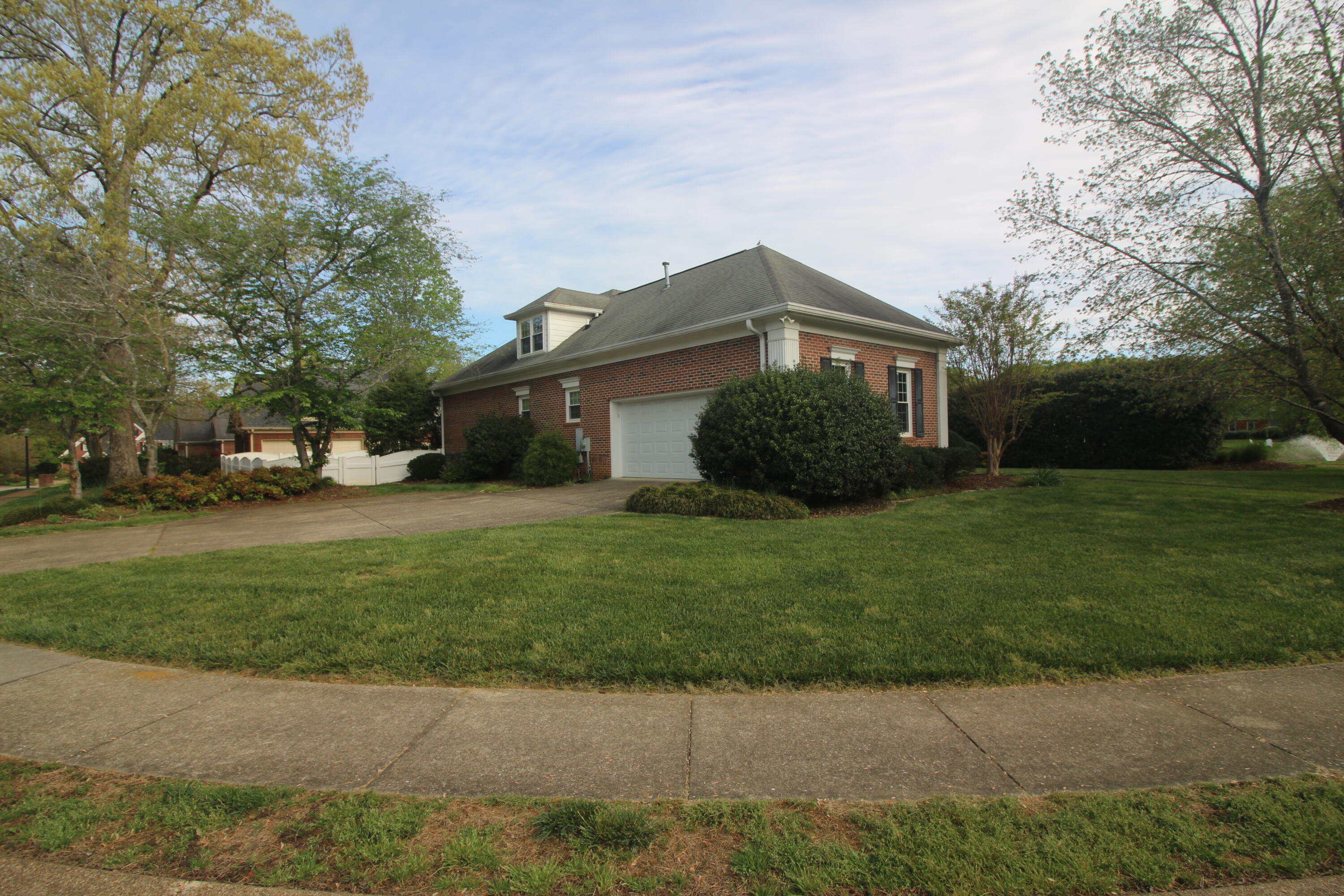 6413 Knightsbridge Road Hixson, TN 37343 - Photo 5 of 54 E82B4736-B847-4754-818F-1922746DC362