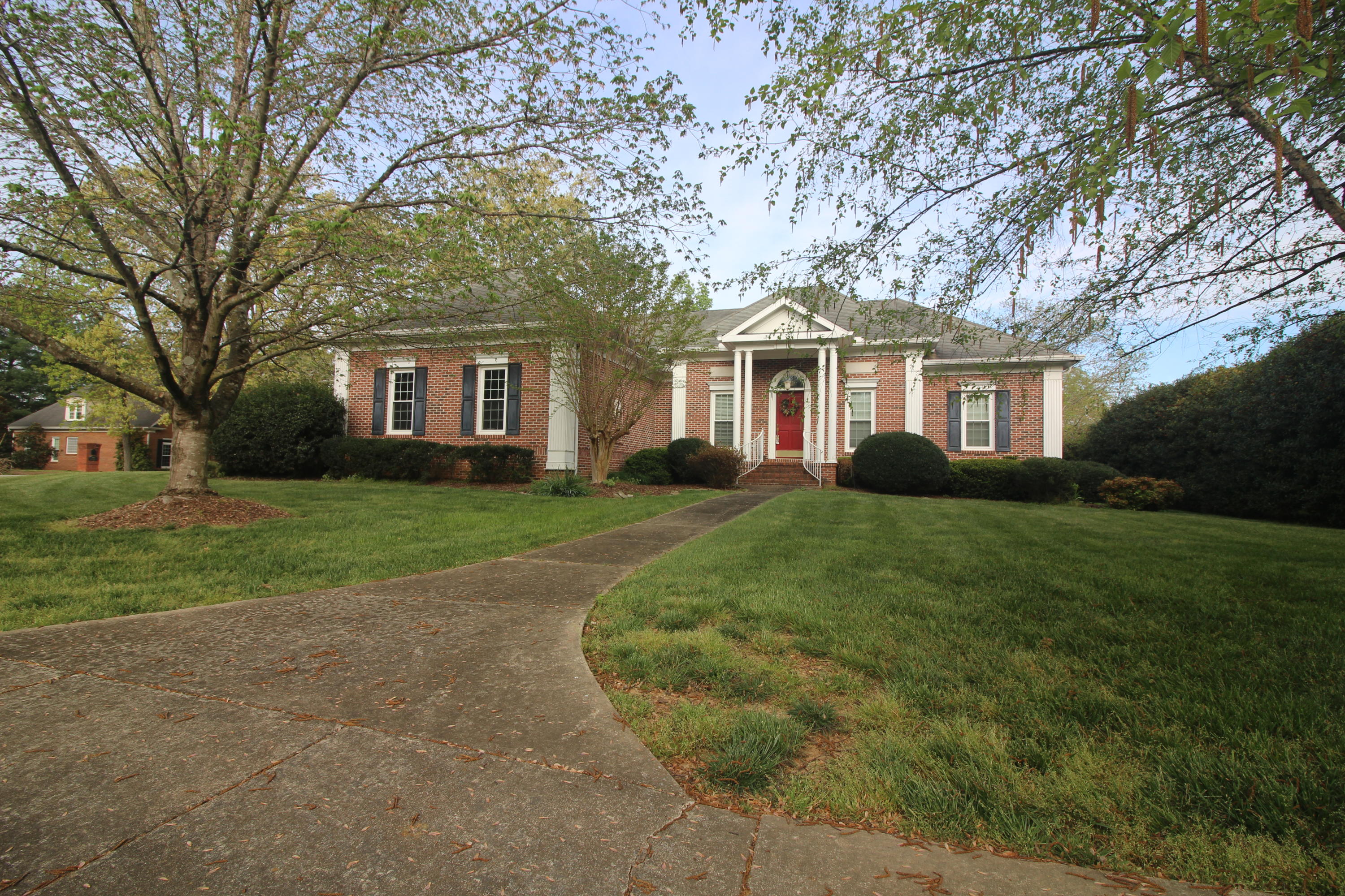 6413 Knightsbridge Road Hixson, TN 37343 - Photo 6 of 54 91356133-C082-4E10-B593-500946B8833E