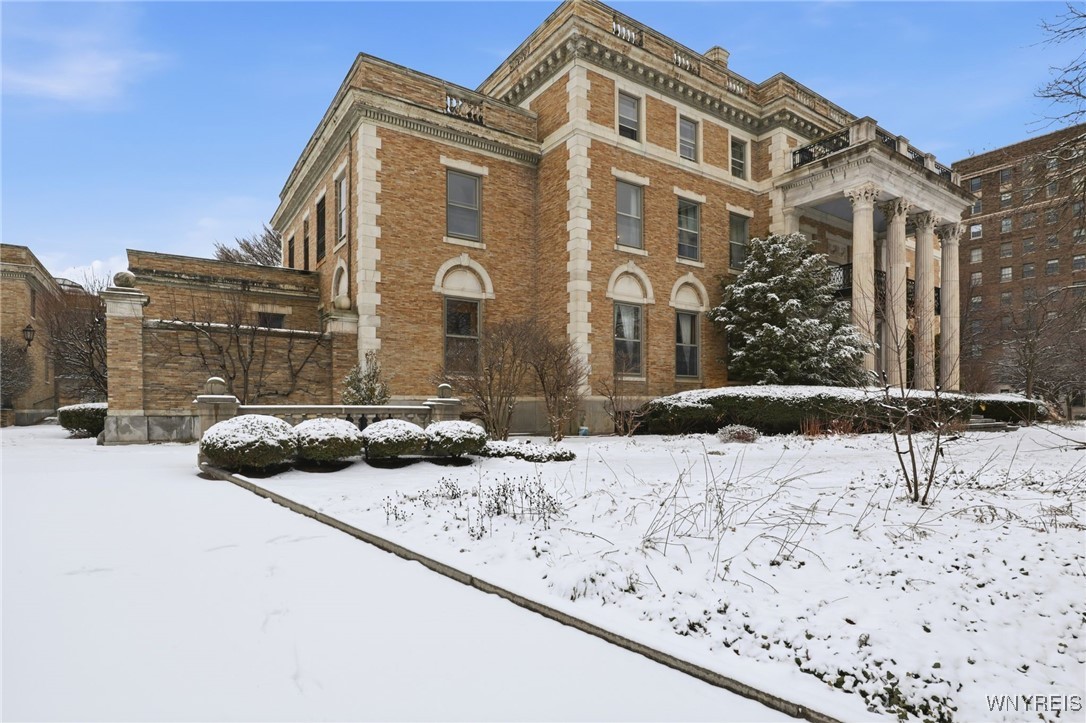 672 Delaware Avenue Buffalo, NY 14209 - Photo 3 of 50