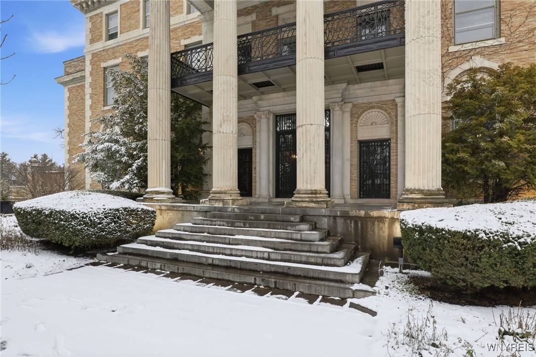 672 Delaware Avenue Buffalo, NY 14209 - Photo 4 of 50