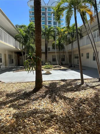 $1,900 | 7920 East Drive, Unit 11, North Bay Village, FL 33141