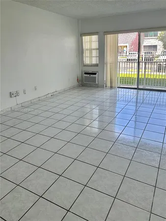 $1,900 | 7920 East Drive, Unit 11, North Bay Village, FL 33141