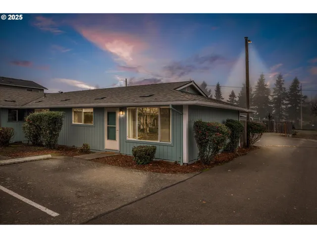 $289,000 | 13647 Gaffney Lane, Unit 10, Oregon City, OR 97045